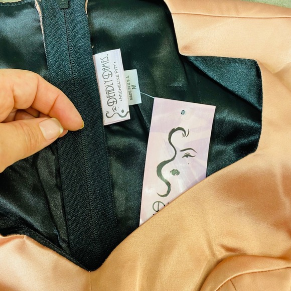 NWT Pinup Girl Deadly Dames Satin Dusty Mauve Retro Rockabilly Dress M - Picture 6 of 11